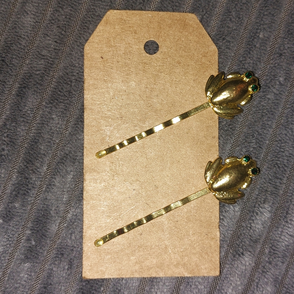🌷3/$20🌷Gold-Toned Frog Embellished Bobby Pins